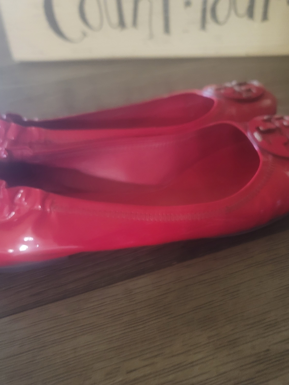 Tory Burch Red Patent Leather Logo Ballet Flats - Picture 4 of 5